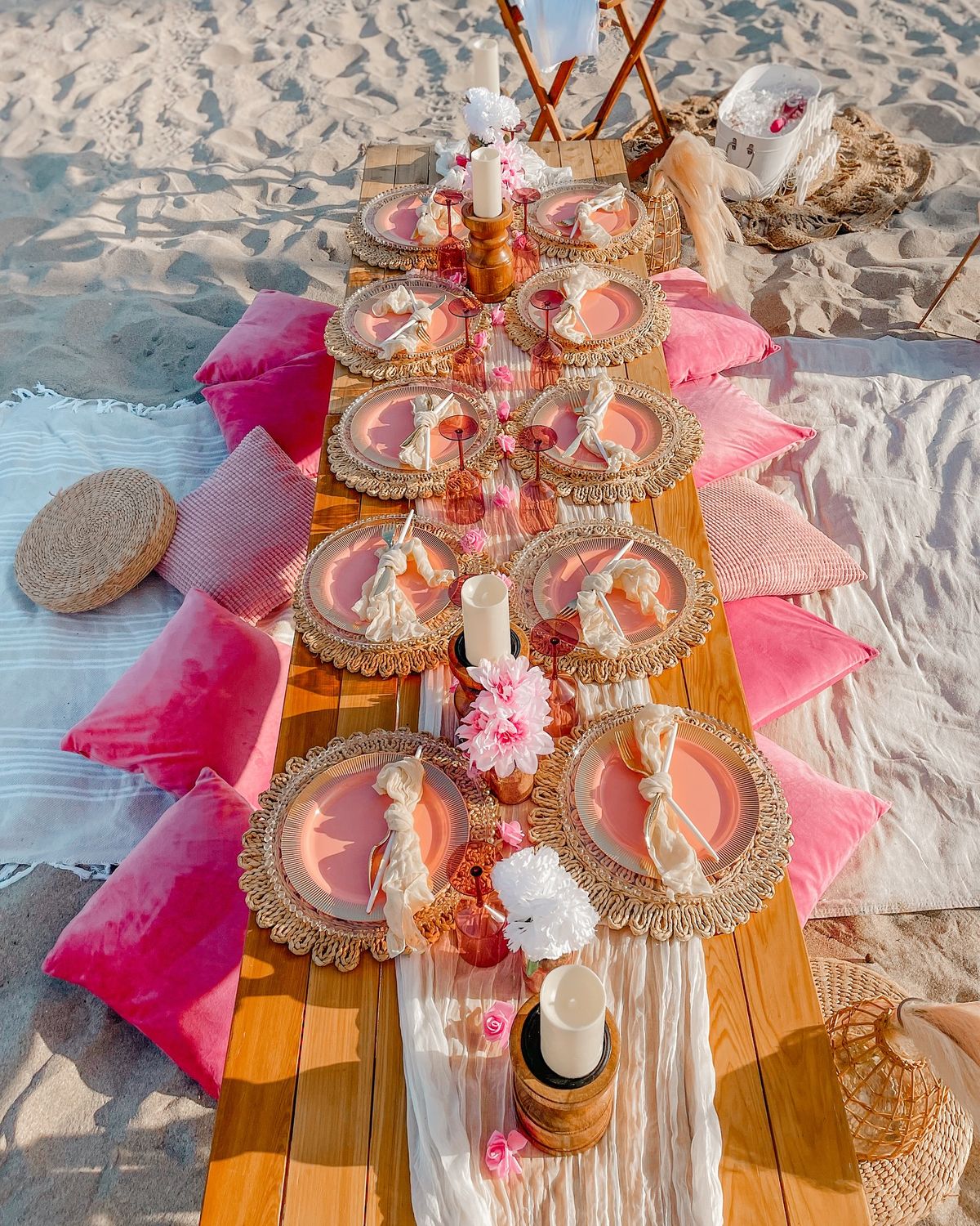 Elegant candlelit beach dinner for couples in Cabo San Lucas